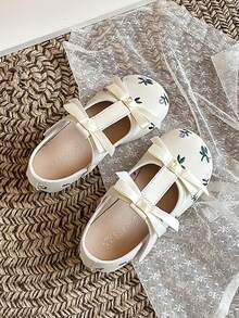 1 Pair Girls' Embroidered Princess Shoes | Soft Bottom Non-Slip Flats, Bow Design, Sweet & Versatile Loafers, Spring Outfit Essential - Beige - View 2