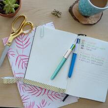 4 Color Fashion Retractable Ballpoint Pen With 1.0 Mm Medium Point And Assorted Ink, 2 - Count Pack In Multicolor - 各式各樣 - 時尚 - 查看 5