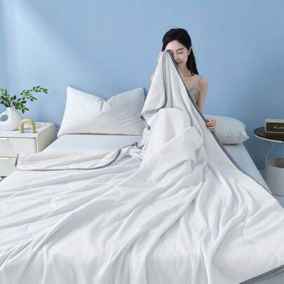 1 Pc Summer Cooling Comforter For Hot Sleepers, Lightweight Ice Silk Quilt, Breathable Thin Blanket For Night Sweats, Machine Washable Air Conditioning Duvet, Portable Travel Bedding