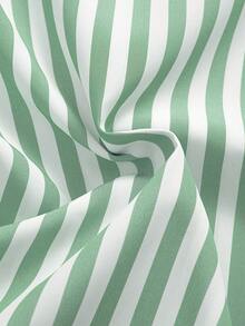 Áo sơ mi nam dáng casual kẻ sọc cổ tàu tay ngắn thiết kế 7 nút, phối cùng quần short màu trơn mềm mại, set 2 món. - màu xanh lá - Xem 4