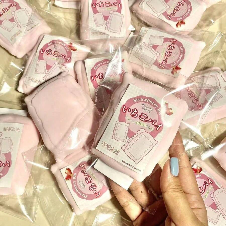 新款草莓慢回弹软萌玩具，超柔软慢回弹，挤压减压，可爱解压玩具礼品 - 彩色 - 查看 1