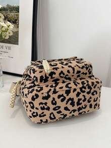 2026 Spring/Autumn New Fashionable Trending Crossbody Bag, Casual Retro Niche Shoulder Bag - Khaki - View 7