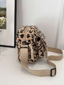 2026 Spring/Autumn New Fashionable Trending Crossbody Bag, Casual Retro Niche Shoulder Bag - Khaki - View 5