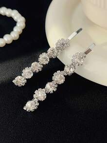 2 st. strass-luggspänne i ett stycke, elegant sidoklämma, håraccessoarer med kristall och solros - Silver - Visa 2