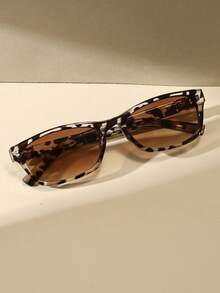 Leopard Print Sunglasses, Retro Rectangular Small Frame Plastic Fashion Glasses, Classic Style For Outdoor Travel Beach Vacation Casual Wear, Summer UV Protection Driving Sunglasses Unisex - Multicolor - View 3