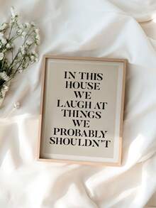 1 pezzo cartellone da parete verticale moderno e divertente "In questa casa ridiamo" - Pittura su tela senza cornice adatta per decorare soggiorno, camera da letto, cucina - / Regalo di inaugurazione casa con citazione umoristica e positiva - Lettera A - Visualizzare 1