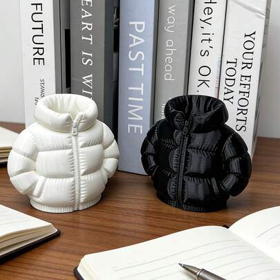 Cute Down Jacket Shape Pen Holder Creative 3D Printing Novelty Set Of Coasters Classroom Student Desktop Stationery, Home Office Desk Decorations, Desktop Storage