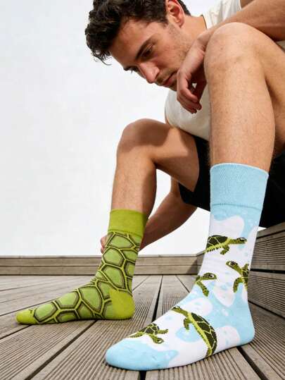 1双男士袜子，卡通动物印花，鸳鸯海龟图案，百搭休闲运动袜，趣味十足，适合所有季节。