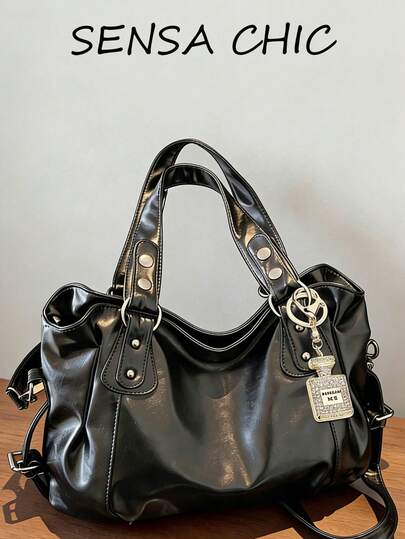 Este bolso de mujer moderno y de moda presenta un diseño minimalista y elegante, hecho de material de PU y decorado con un colgante de botella de perfume de rhinestone. Es una opción ideal tanto para estudiantes como para mujeres trabajadoras. Este elegante bolso de hombro tiene un interior espacioso.