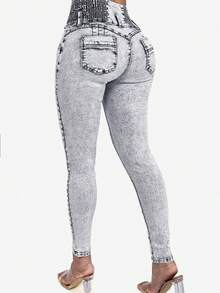 1 chiếc quần jeans dáng ôm được nâng cấp, xử lý bằng kỹ thuật giặt đặc biệt, thích hợp cho kỳ nghỉ hoặc phong cách thường ngày. - Màu Xám nhạt - Xem 3