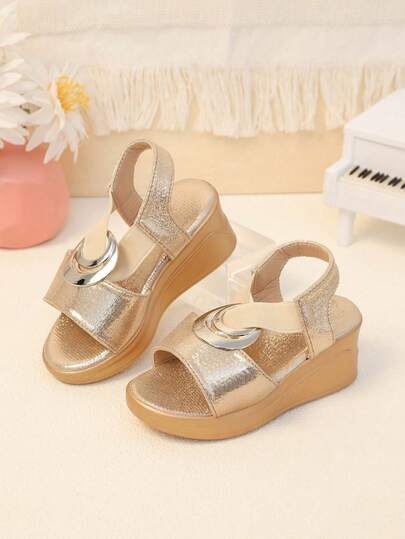 1 Pair Girls' Summer Platform Sandals, Gold Glitter Design Uppers, Slip-On, Fashionable Children's Sandals Suitable For Outfits And Strolling