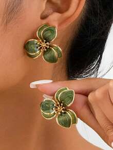 1 Pair Fashionable Women's Elegant Floral Earrings, Alloy Petal Design Suitable For Parties And Music Festivals, Wearable All Seasons - Green - View 6