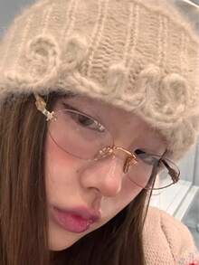 1副复古优雅椭圆形无框装饰眼镜，镜腿处饰有字母图案 - 無色 - 查看 3