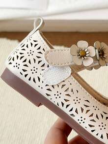 1双镂空时尚经典休闲鞋，系带休闲优雅校园男女童鞋，透气防滑，适合春、夏、秋季穿着，易穿易搭配 - 白色 - 查看 6