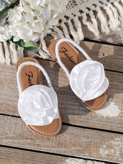 2026新款儿童夏季褶皱蝴蝶结凉鞋，1双装 - 白色设计，时尚简约，舒适百搭。适合日常外出、海滩度假、商场购物和公园散步，轻松搭配各种儿童服装。