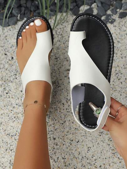 Jugendliche Neue Zehenriemen Rückengurt Dekor Flache Sandalen, Lässiger Urlaubsstil, Täglicher Arbeitsweg, Feiertagsausflug, Campus Outfit, Freundin Einkaufen, Weiße Zehenriemen Rückengurt Flache Sandalen, Schwarz bedruckte Zehenriemen Rückengurt Flache Sandalen, Rote Bohemien Zehenriemen Rückengurt Flache Sandalen, Braune Zehenriemen Rückengurt Flache Sandalen, Schwarze Zehenriemen Rückengurt Flache Sandalen