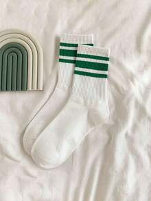 1 Pair Green Striped Pattern Personalized Mid-Calf Socks, Soft & Comfortable Unisex Outdoor Sports Socks Christmas Gift - 綠色 - 查看 1