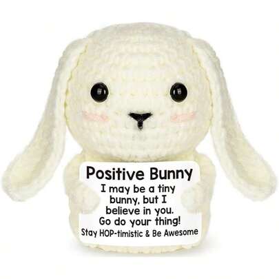 一只手工钩织的兔子虽然很小，却传递着巨大的节日希望信息：“我相信你！” 欢快的圣诞系列在整个节日期间传播热情、舒适和情感上的温暖。