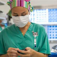 1个兽医专用可伸缩身份识别徽章卷轴，带旋转鳄鱼夹 - 多色 - 查看 4