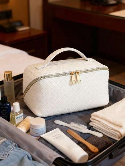 1个多功能化妆包，防水洗漱包，大容量收纳包，可收纳化妆刷、口红、唇线笔、眼影盘、内衣、牙膏、护肤品、珠宝、香水、文具、数码产品等。