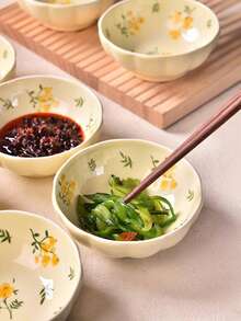 2/4件套花卉釉下彩陶瓷蘸酱碟，3.9英寸，清新花卉图案，高品质可爱毛茛形酱油碟、醋碟、开胃菜碟、甜点碟，适用于家庭厨房、派对、餐厅摆盘，经久耐用，优雅别致 - 彩色 - 查看 5