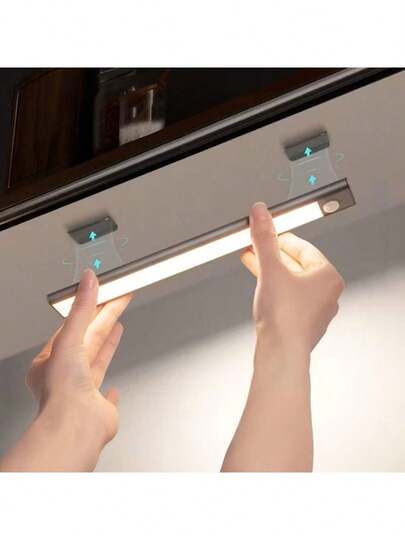 Luz de gabinete con sensor LED, lámpara de pared con rayas de metal cepillado, con control de voz, carga inalámbrica magnética USB, apagado automático, lámpara desmontable, pantalla de plástico, adecuada para armario, cuarto de almacenamiento, cocina, escaleras, pasillo, estantes