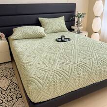Guiqiqi Luxury European-Style Embossed Thickened Fitted Sheet - All-Season Thickened Warm Mattress Protector, Soft Machine Washable Bedding, Deep Pocket Design, Available In Multiple Sizes To Fit Single Beds, Standard Double Beds, King Double Beds, All Sizes (Without Pillowcase). - Green - View 3