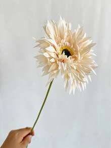 4 PIEZAS La flor artificial Gerbera es flexible y resistente al color, hecha de tela de seda, lo que la convierte en una opción ideal para paredes de flores DIY y decoraciones de escena. Estilo minimalista moderno, múltiples colores para elegir, cabezas de flores redondas - perfectas para jarrones de sala de estar y dormitorio, bodas, fiestas, decoración del hogar, decoración de escritorio y decoración de habitaciones festivas, decoración de primavera. - Multicolor - Ver 15