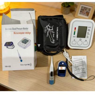 Salud en el hogar tres piezas electrónica monitor de presión arterial + oxímetro + termómetro de voz medición precisa, el anciano debe tener un conjunto de monitoreo de salud! Presión arterial/oxígeno/temperatura del cuerpo 3 en 1 detector portátil para el hogar, se puede llevar
