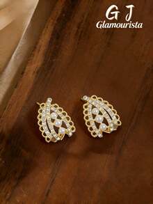 一对时尚优雅百搭的镂空仿珍珠水钻耳钉，适合女士日常及节日佩戴。 - 鏤空人造珍珠 - 查看 1