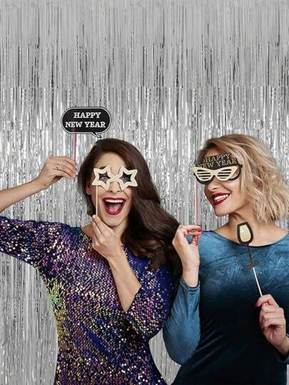 2条1米宽2米长的铝箔流苏背景雨帘，适用于装饰派对和游戏活动背景，母亲节/情人节/婚礼/生日/派对、舞会等多种场合（黑色/金色/红色/玫瑰金/紫色/蓝色可选）