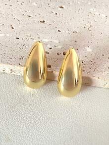 一对简约时尚经典水滴形耳环，百搭优雅，适合女性日常通勤和派对佩戴。 - 水滴耳釘 - 查看 7