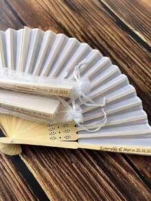 Personalized Wedding Hand Fan, White Letter Carved Folding Fan, Customized Bridesmaid Gift, Special Occasion Fan, Summer Wedding, Rustic Style, Retro Style, Unisex, Student Supplies, Suitable For Teenagers, Middle School, High School, College Students, Customized Wedding Accessories, Lightweight And Comfortable - 彩色 - 查看 6
