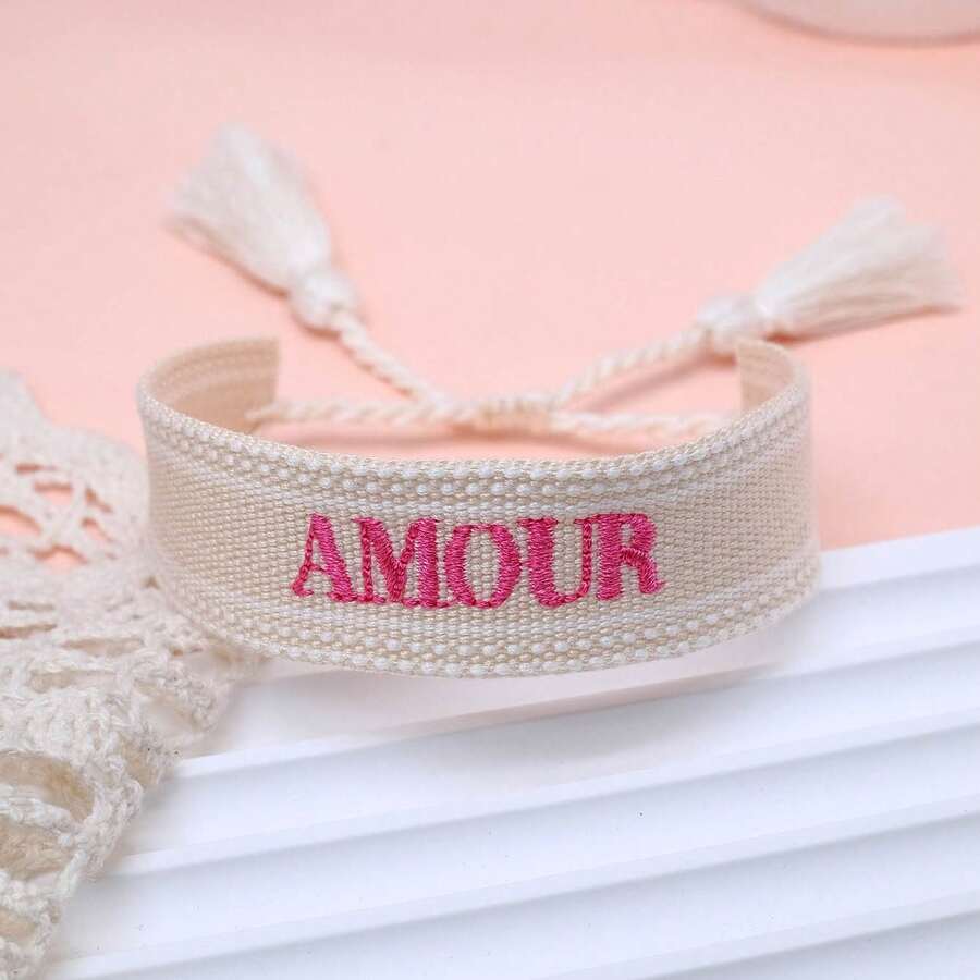 1条手工刺绣法式“AMOUR”创意编织复古风格手链,适合情侣佩戴,节日礼物,祝福绳 - 米色 - 查看 1