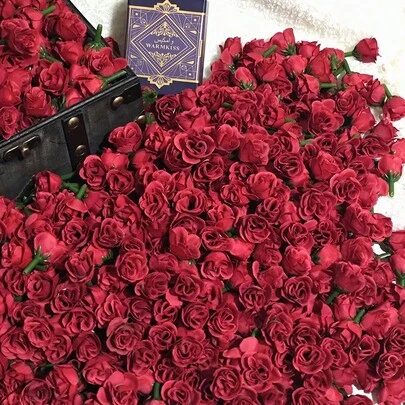 50朵仿真小玫瑰，仿真花，万圣节装饰，花苞，拍摄道具，手工礼盒装饰，新娘配饰，DIY剪贴簿，婚礼，圣诞节装饰，花环装饰，家居花园工艺品