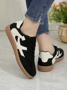 Women's Casual Sneakers, Flat Comfortable Lightweight Fitness Walking Shoes - Black - View 4