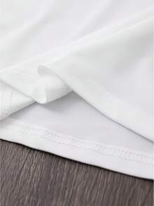 Disney Classic Cartoon Characters Mickey, Donald Duck, Goofy, And Minnie Are Illustrated Around A Castle, Accompanied By Colorful Gradient Text 'Disneyland Est 1955' And Balloon Decorations On A New Summer Short-Sleeve T-Shirt For Women - trắng - Xem 3