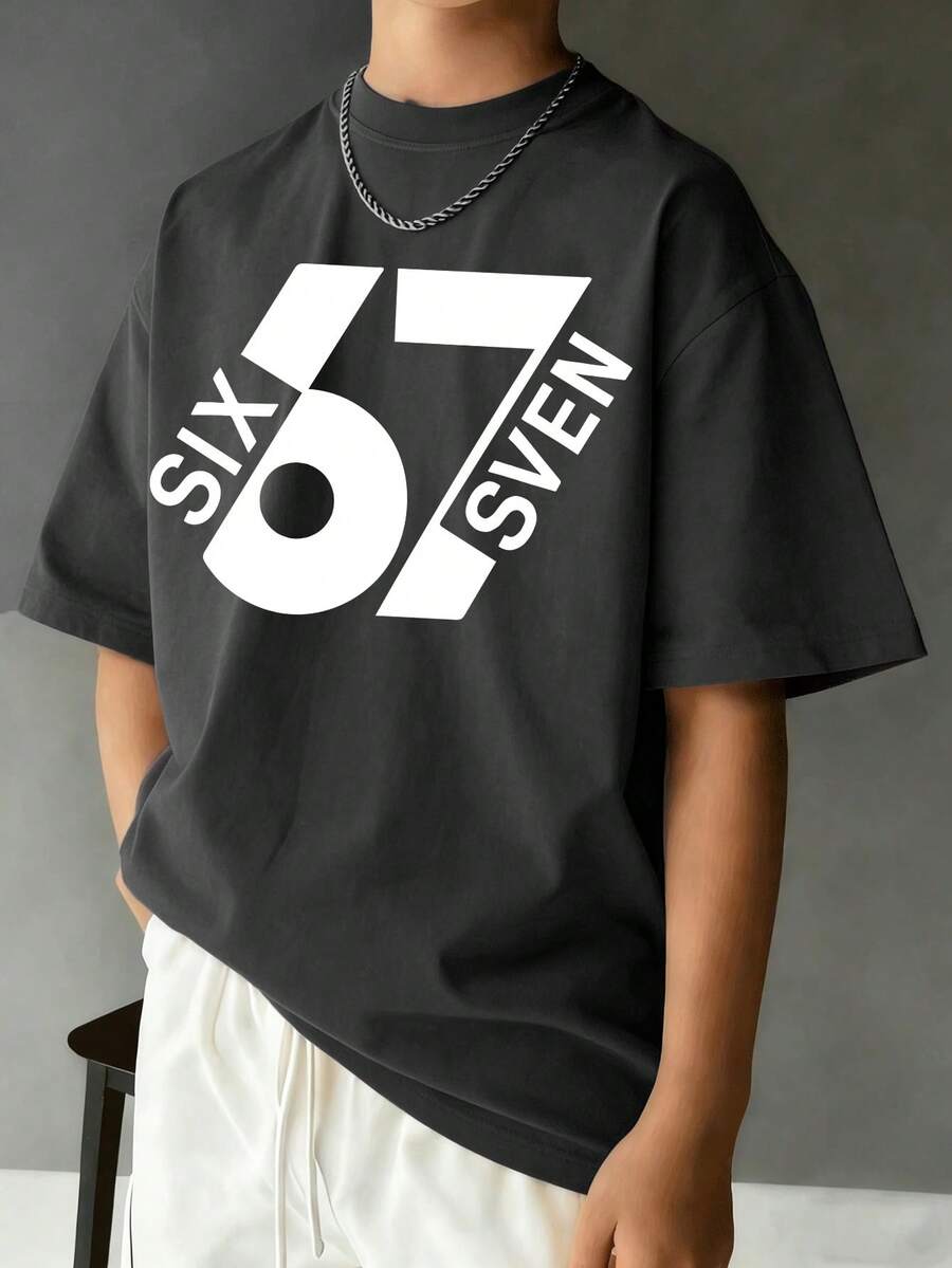 青少年男孩“六七”67数字卡通字母印花T恤，适合男孩街头、校园、活动、日常穿着，时尚夏季上衣 - 深灰色 - 查看 1