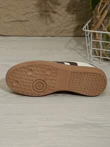 2026 New Women's Flat Casual Sneakers, Round Toe Lace-Up Outdoor Versatile Lightweight Trainers, Comfortable Spring/Autumn Casual Shoes, Retro Style Vulcanized Shoes, Fashionable All-Season - Brown - View 7