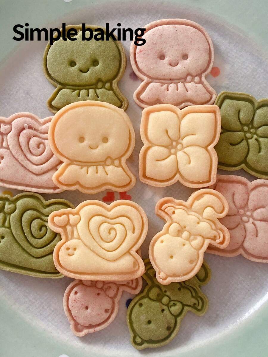 A Cute Japanese-Style Cookie Cutter, With Patterns Of Sunny Dolls, Snails And Umbrellas, And A Kitchen-Themed Cookie Mold For Family Baking.