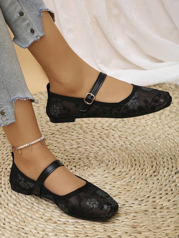 跨境贸易大码35-43码新款春秋季时尚方头平底鞋，日常百搭黑色/红色/粉色/棕色/银色单带套脚鞋，适合搭配连衣裙，多种颜色可选，随机图案透气网面芭蕾舞鞋 - 黑底網紗-金錢樹-銀線花朵 - 查看 3