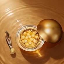 鱼子胶原蛋白黄金抗皱面霜，有助于促进胶原蛋白生成，提升肌肤弹性，减少细纹，滋润滋养所有肤质，是日常护肤、周年纪念、斋月、生日的理想礼物。 - Collagen - 查看 6