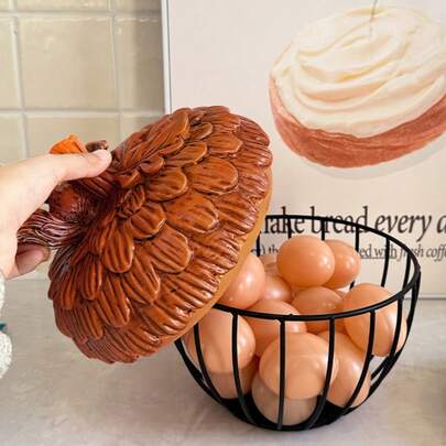 1 chiếc giỏ đựng trứng bằng kim loại kiểu cổ điển - Thiết kế hình sóc có nắp đậy, thoáng khí và chống bụi, dùng để đựng đồ trên quầy bếp và làm giá để trái cây.