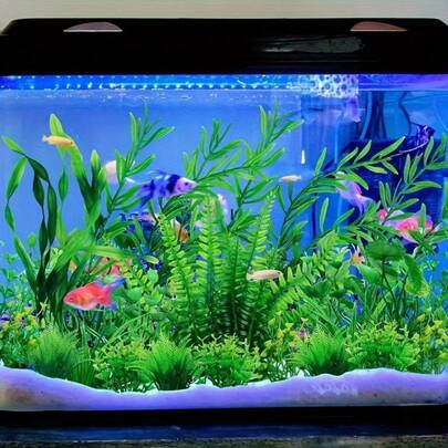 10株仿真水族箱植物 - 鲜艳翠绿的彩色塑料水生植物，采用耐用PVC材质，易于安装，适用于鱼缸造景和装饰，水族箱装饰，鱼缸配件，外观自然，使用简单。