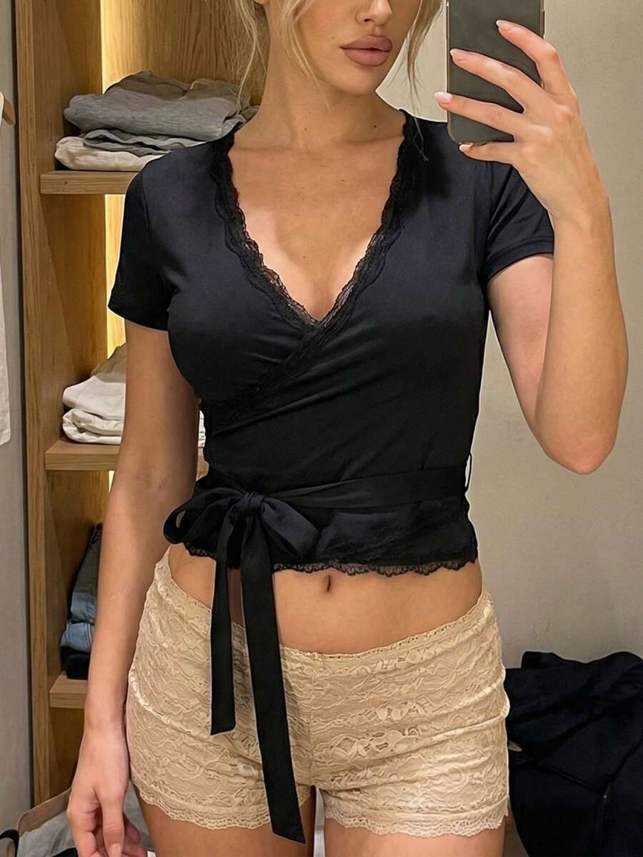 Cross Wrap Tie Top For Women Y2k Fairy Lace Trim Crop Top Ruched Shirts Short Sleeve V-Neck Slim Fit Tie Ballet Yoga Workout T Shirts Coquette Blouse Summer Sexy Going Out Tops Party Club Daily Streetwear - màu đen - Xem 1