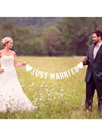 一套“新婚快乐”字母三角旗，白色婚礼装饰花环，新婚横幅配花环，纸质三角旗，适用于婚礼庆典和节日活动，也适合居家和季节性活动