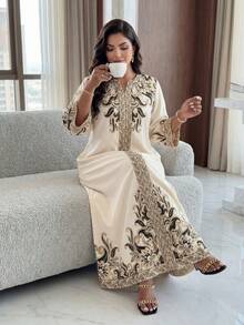 SHEIN Lady CURVE 大码优雅复古印花V领连衣裙 - 彩色 - 查看 5