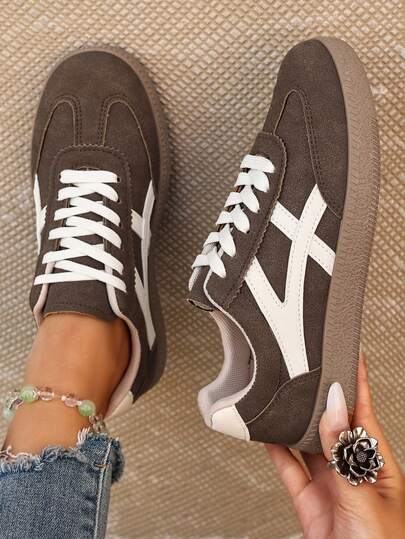 2026 New Retro German-Style Shoes For Women, Brown Suede Leather, Casual Comfortable Soft Sole Lightweight Sneakers, Versatile Daily Wear, Student Sports Shoes, Breathable Flat Shoes Suitable For All Leg Types, Ins Style