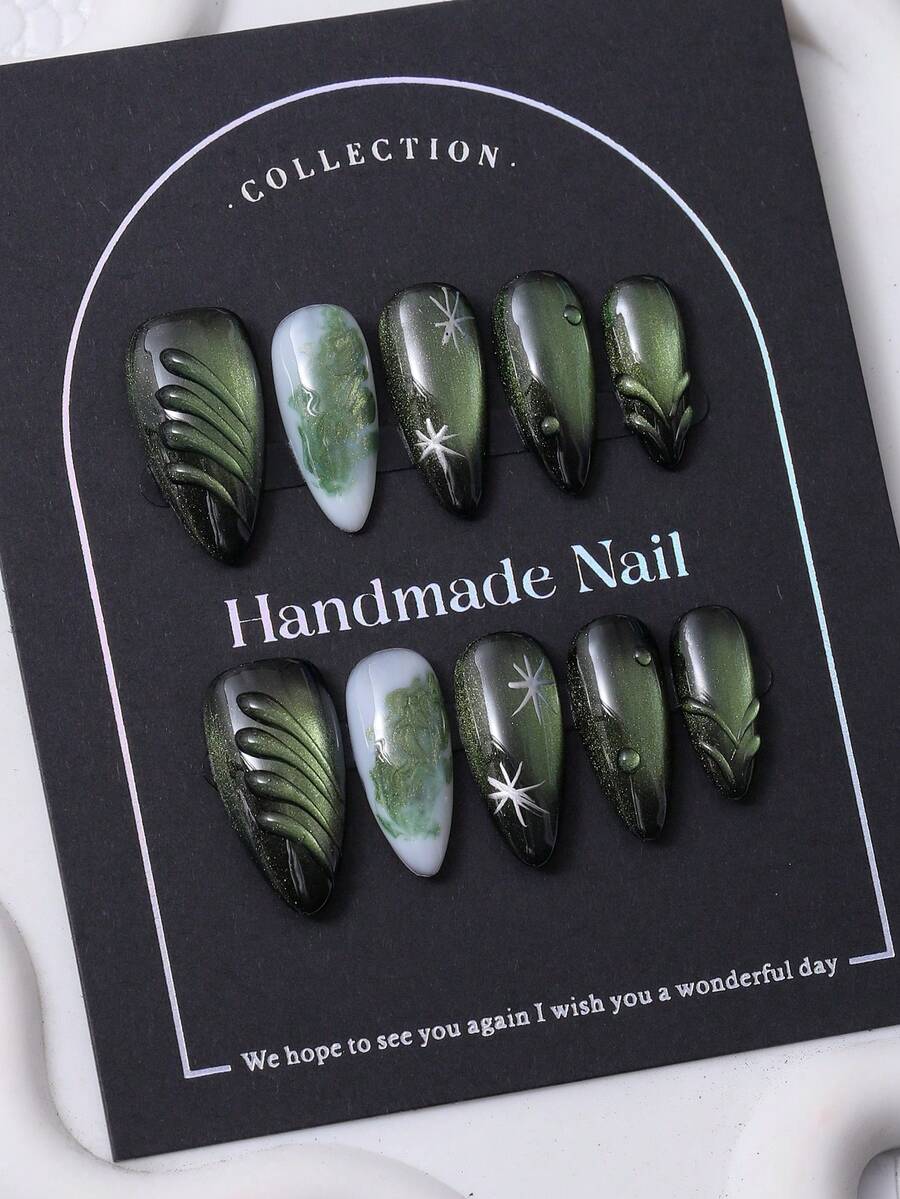 一套10片，欧美手工制作，杏仁形美甲贴纸，Y2K绿色风格，3D手绘图案，手绘渐变闪光猫眼设计，美甲装饰。内含1片果冻胶和1把指甲锉。非常适合日常使用，也适合科切拉音乐节等场合的造型，是美甲贴片和美甲护理产品的理想之选。 - 綠色 - 查看 1