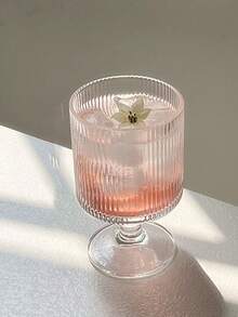 1个大容量竖条纹高脚玻璃杯，耐热耐冷，适用于盛装红酒、威士忌、果汁、软饮料、冰淇淋、酸奶、甜点、豆浆、奶昔、柠檬水、冰茶、咖啡等饮品。便携易清洗，是日常居家使用、周年纪念、烛光晚餐、餐厅用餐、学校活动、户外派对、婚礼、生日、毕业典礼等场合的理想之选，也是母亲节的完美礼物。适用于厨房、餐厅和咖啡馆。 - 彩色 - 查看 13